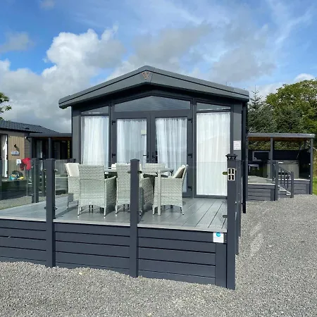 Arranview Lochside Pods & Lodges All With Private Hot-Tubs Fenwick  Exterior photo