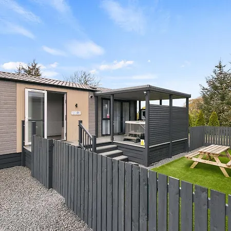 Arranview Lochside Pods & Lodges All With Private Hot-Tubs Fenwick  Exterior photo