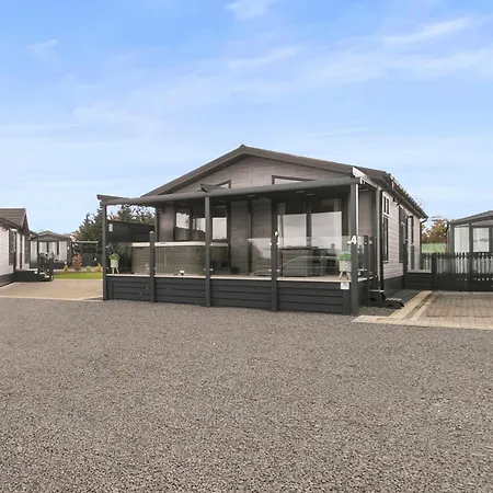 Arranview Lochside Pods & Lodges All With Private Hot-Tubs Fenwick  Exterior photo