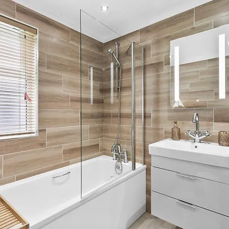 Arranview Lochside Pods & Lodges All With Private Hot-Tubs Fenwick  Exterior photo
