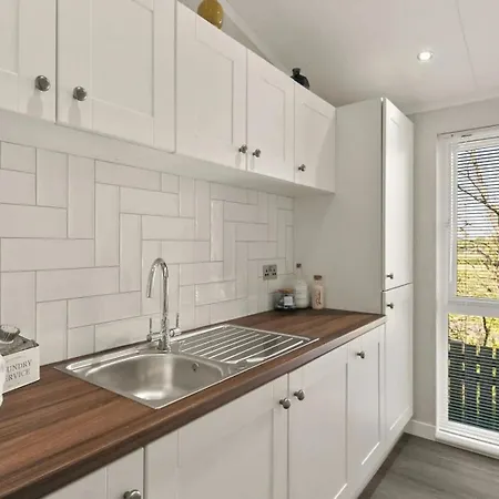 Arranview Lochside Pods & Lodges All With Private Hot-Tubs Fenwick  Exterior photo