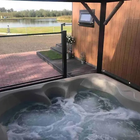 Arranview Lochside Pods & Lodges All With Private Hot-Tubs Fenwick  Exterior photo