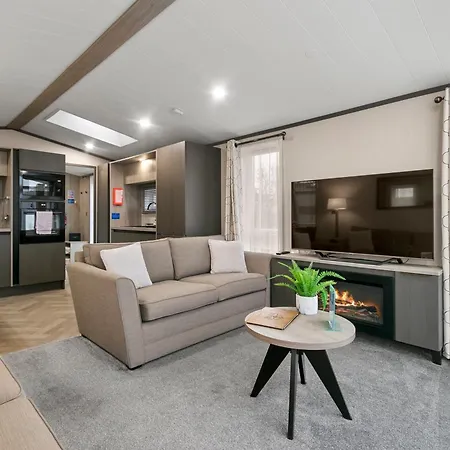 Arranview Lochside Pods & Lodges All With Private Hot-Tubs Fenwick  Exterior photo
