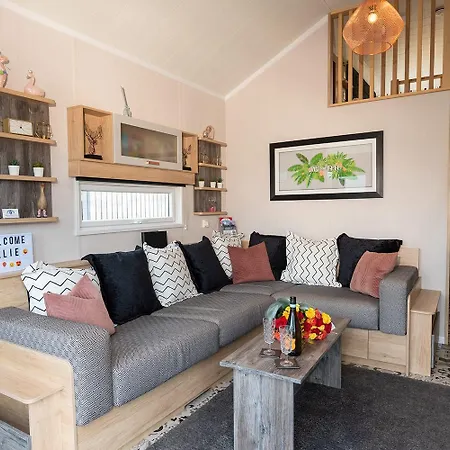 Arranview Lochside Pods & Lodges All With Private Hot-Tubs Fenwick  Exterior photo