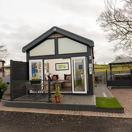 Arranview Lochside Pods & Lodges All With Private Hot-Tubs Fenwick  Exterior photo