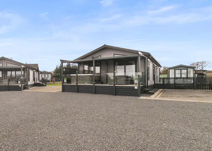 Arranview Lochside Pods & Lodges All With Private Hot-Tubs