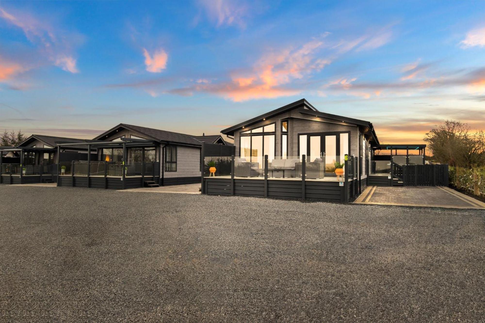 Arranview Lochside Pods & With Private Hot-tubs * Fenwick (East Ayrshire)