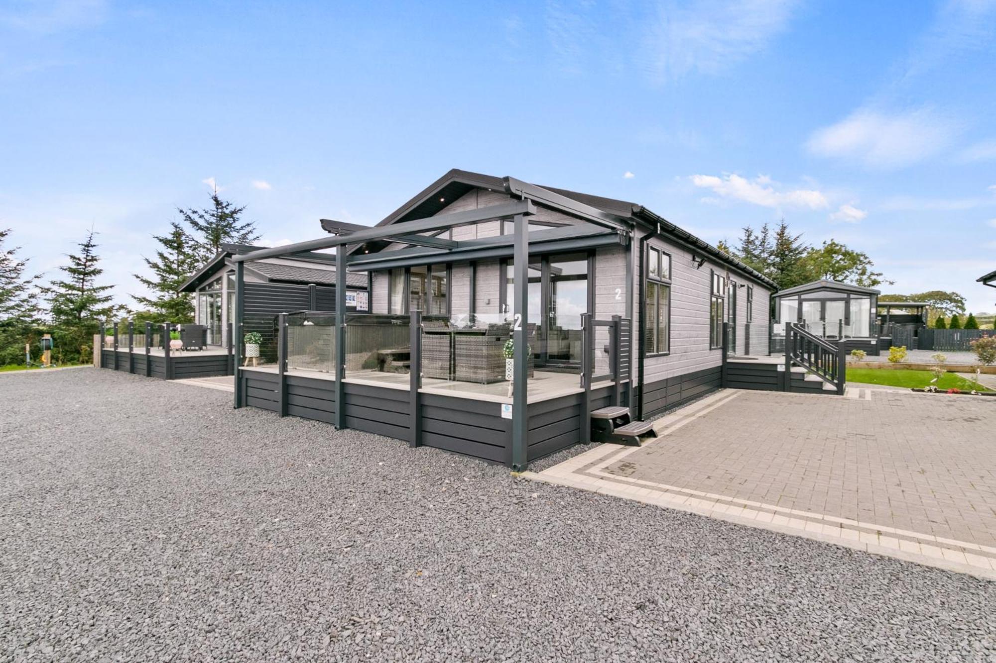 Arranview Lochside Pods & With Private Hot-tubs Fenwick (East Ayrshire)