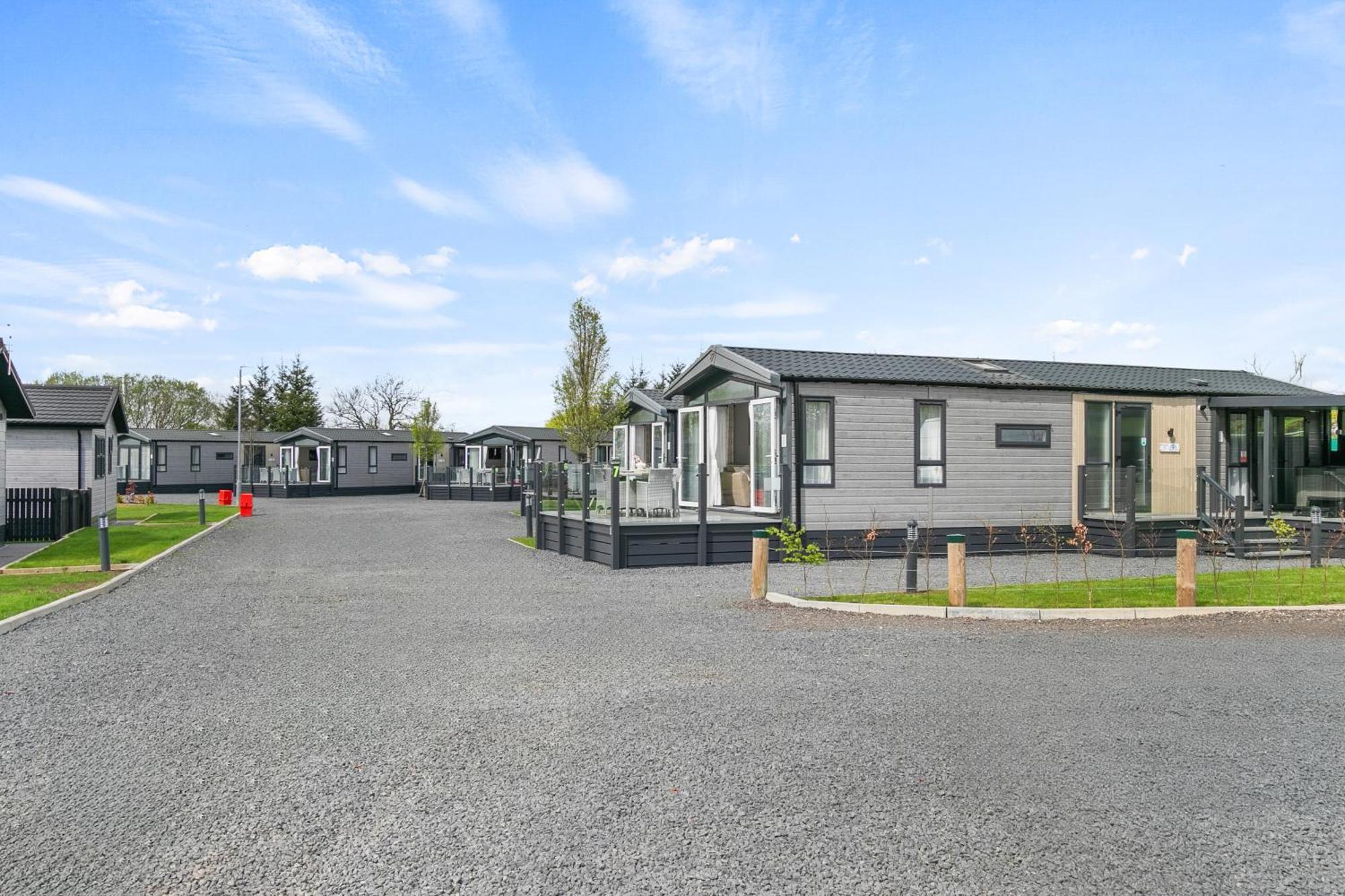 Arranview Lochside Pods & With Private Hot-tubs