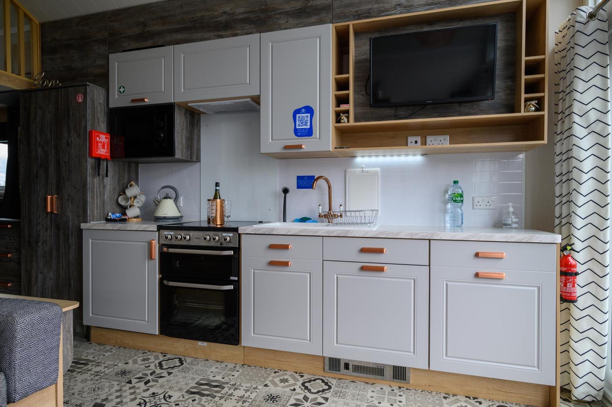 Alojamento de Turismo Selvagem Arranview Lochside Pods & With Private Hot-tubs *