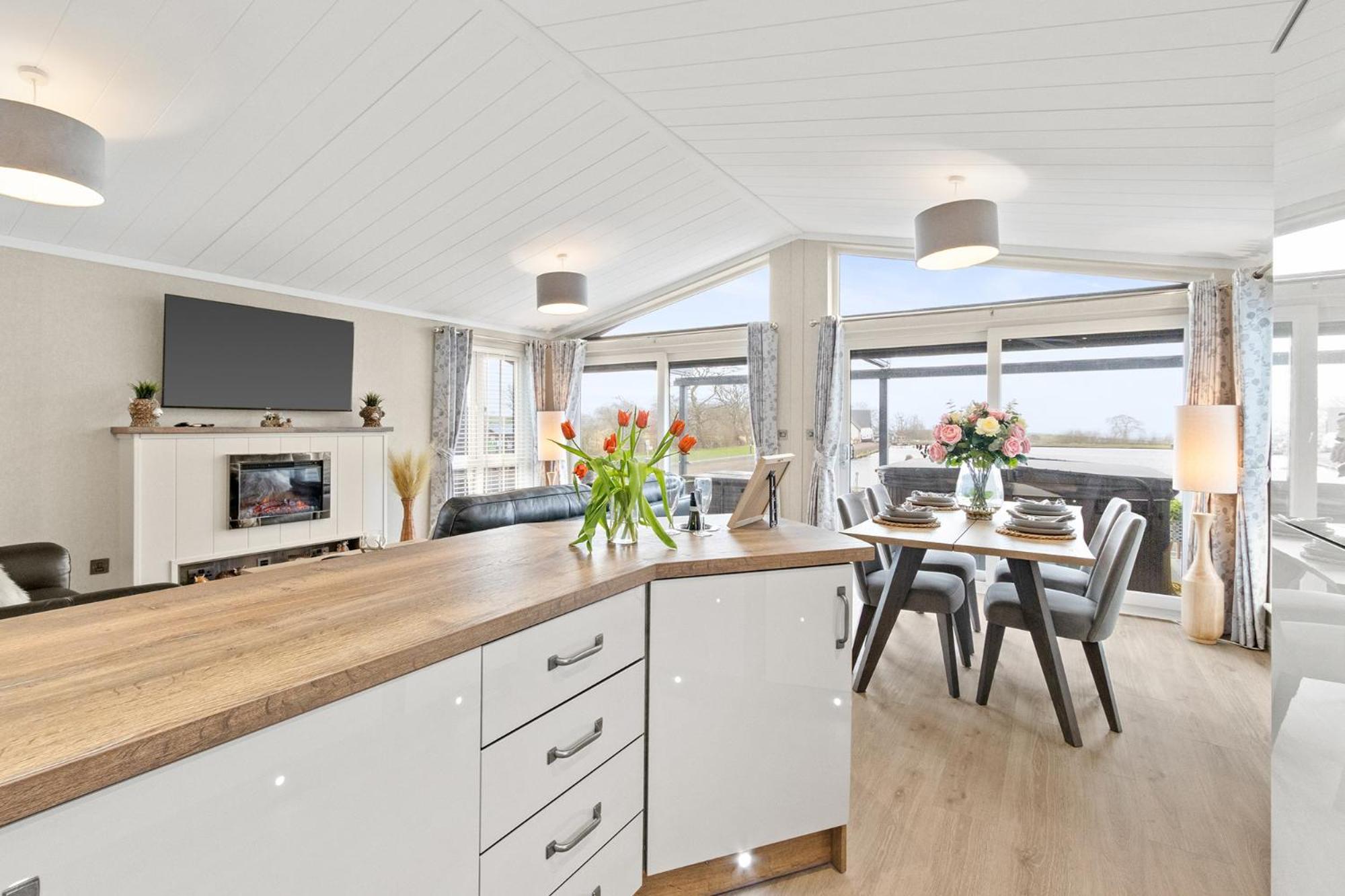 Lodge Arranview Lochside Pods & With Private Hot-tubs