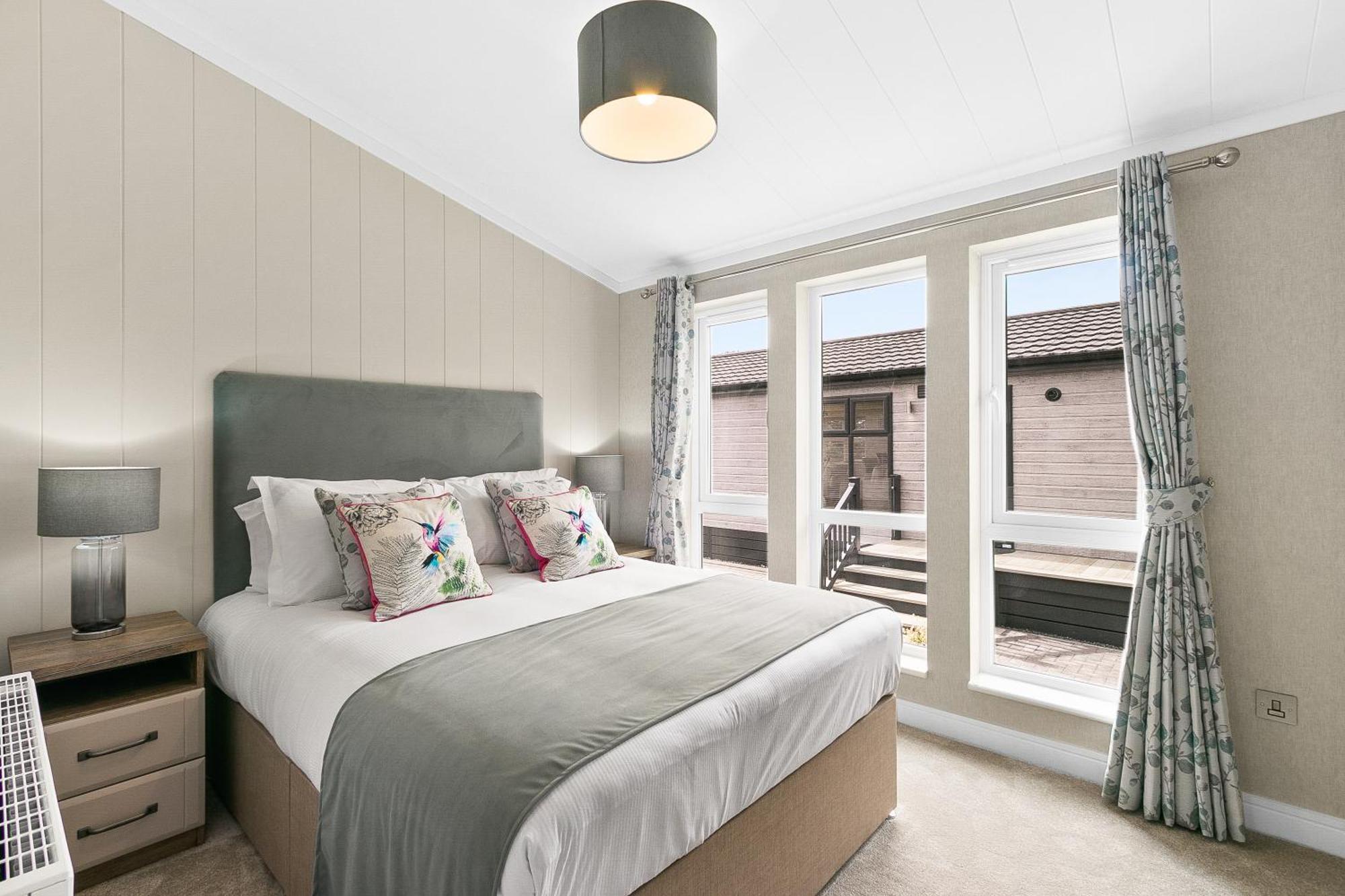 Arranview Lochside Pods & With Private Hot-tubs * Fenwick (East Ayrshire)