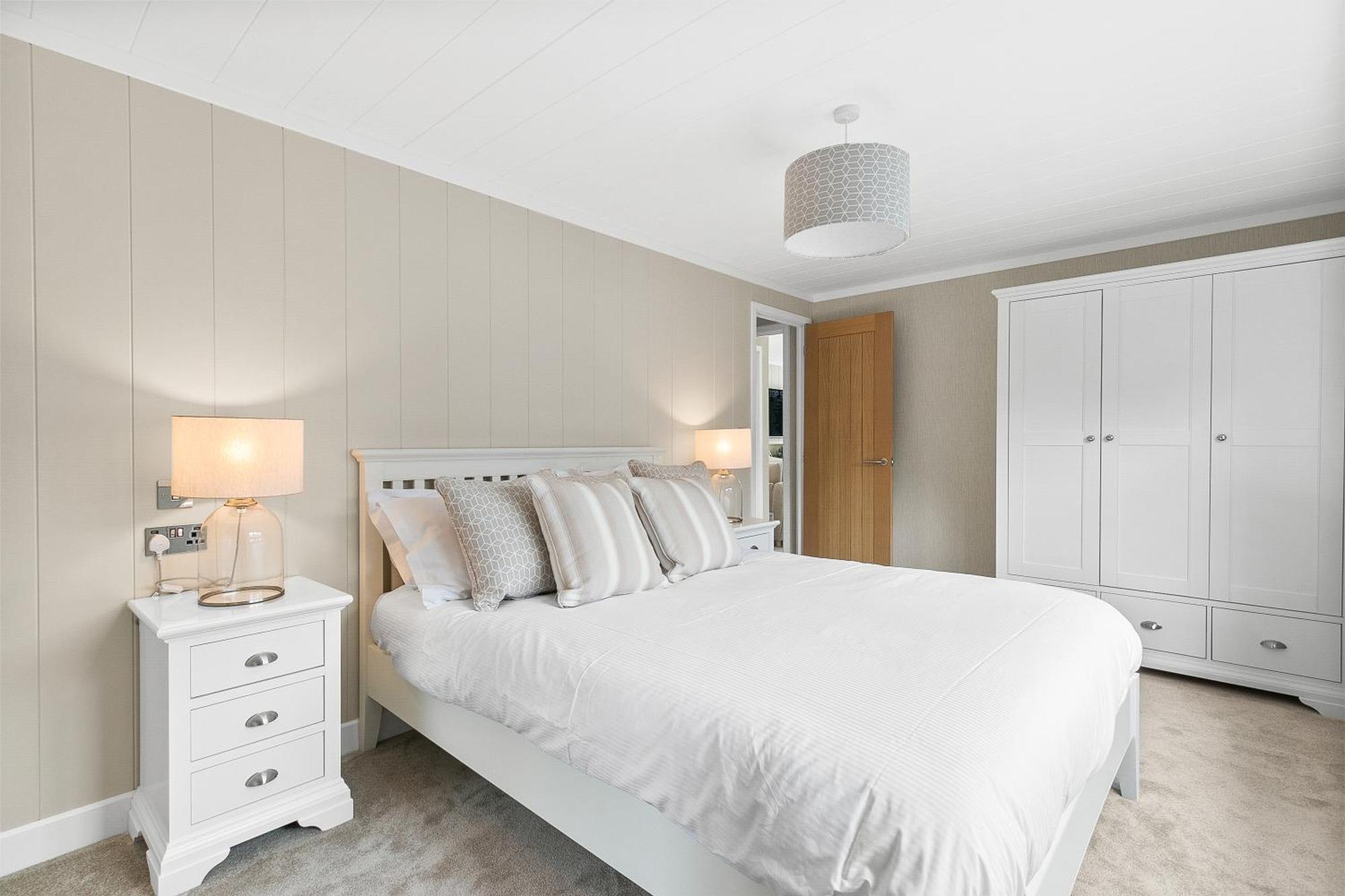 Arranview Lochside Pods & With Private Hot-tubs * Fenwick (East Ayrshire)